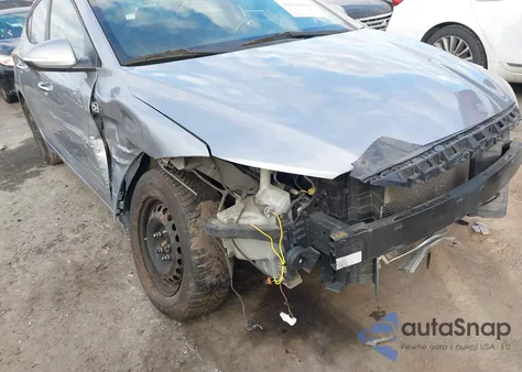 2017 Hyundai Elantra Limited z USA, uszkodzony, nr VIN 5NPD84LF8HH066215